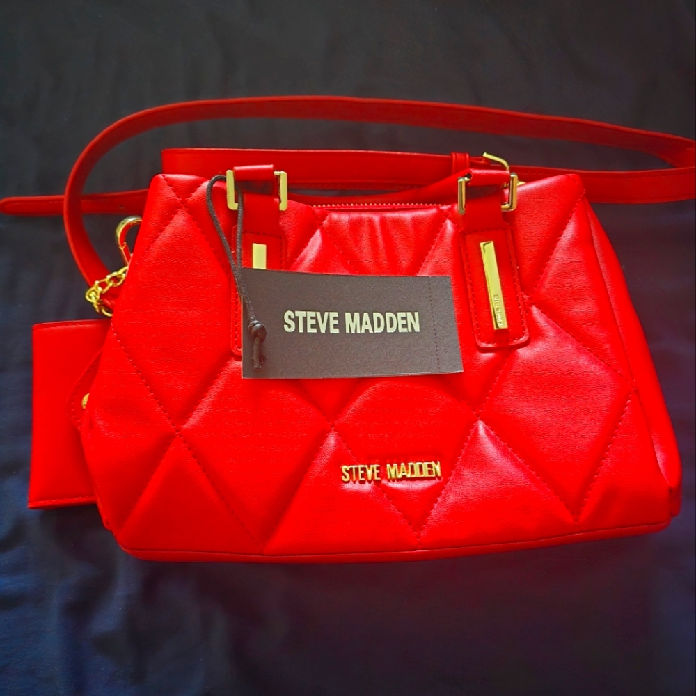 RED steve madden